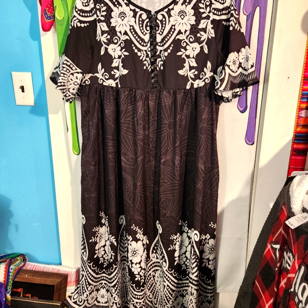 Large, Cute, Black and White, Floral Dress